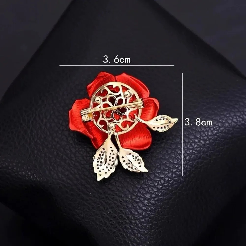 VQ Flower Brooch - Picture 4 of 7